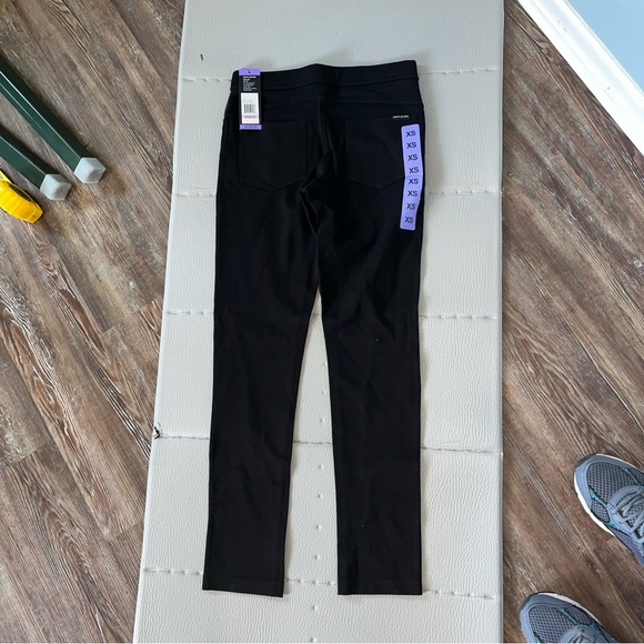 DKNY Jeans Ladies' Mid-Rise Ponte Pant Pull on Silhouette XS/ECH - Picture 4 of 13